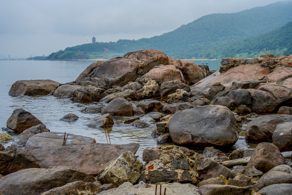 The Black Rock Beach is situated in Lien Chieu District
